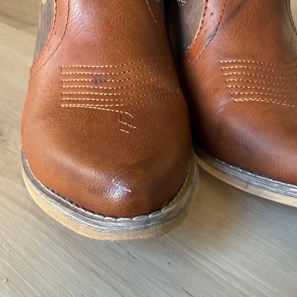 Brown and Tan Western Cowboy Boots Rollda Boots Only Worn a Few Times - Picture 15 of 16
